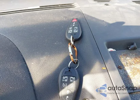 2010 Volkswagen Routan Se z USA, uszkodzony, nr VIN 2V4RW3D11AR323285